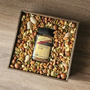 Ореховый бокс с кофе