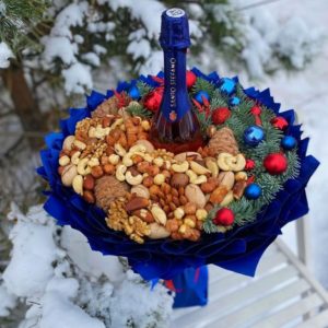 Новогодний ореховый