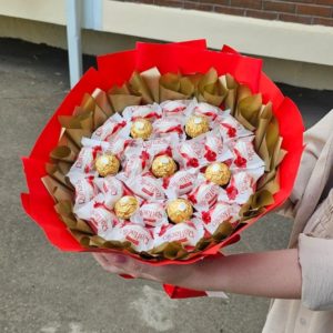 Букет с Ферреро роше и Раффаэлло